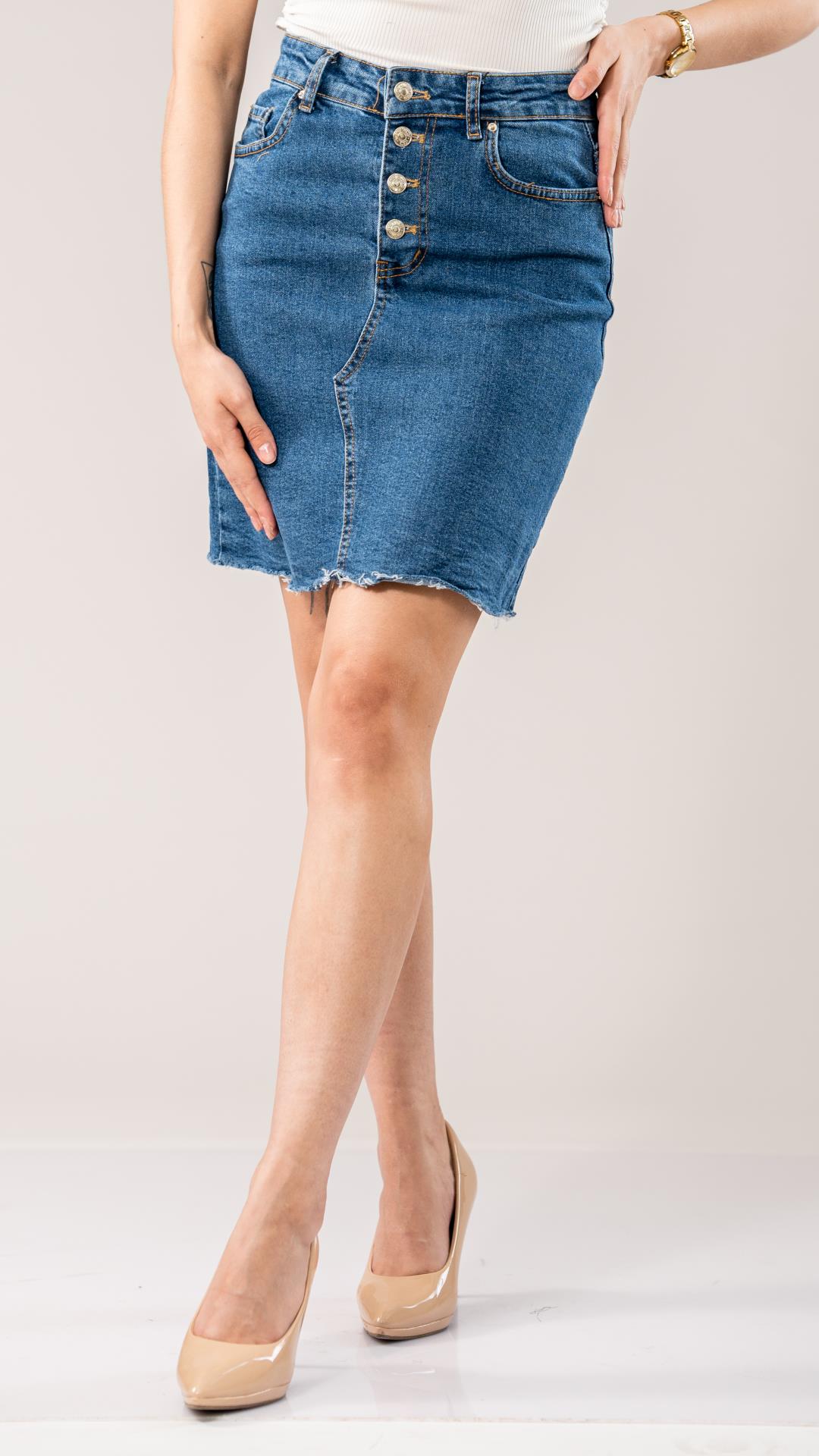 Short jeans skirt 