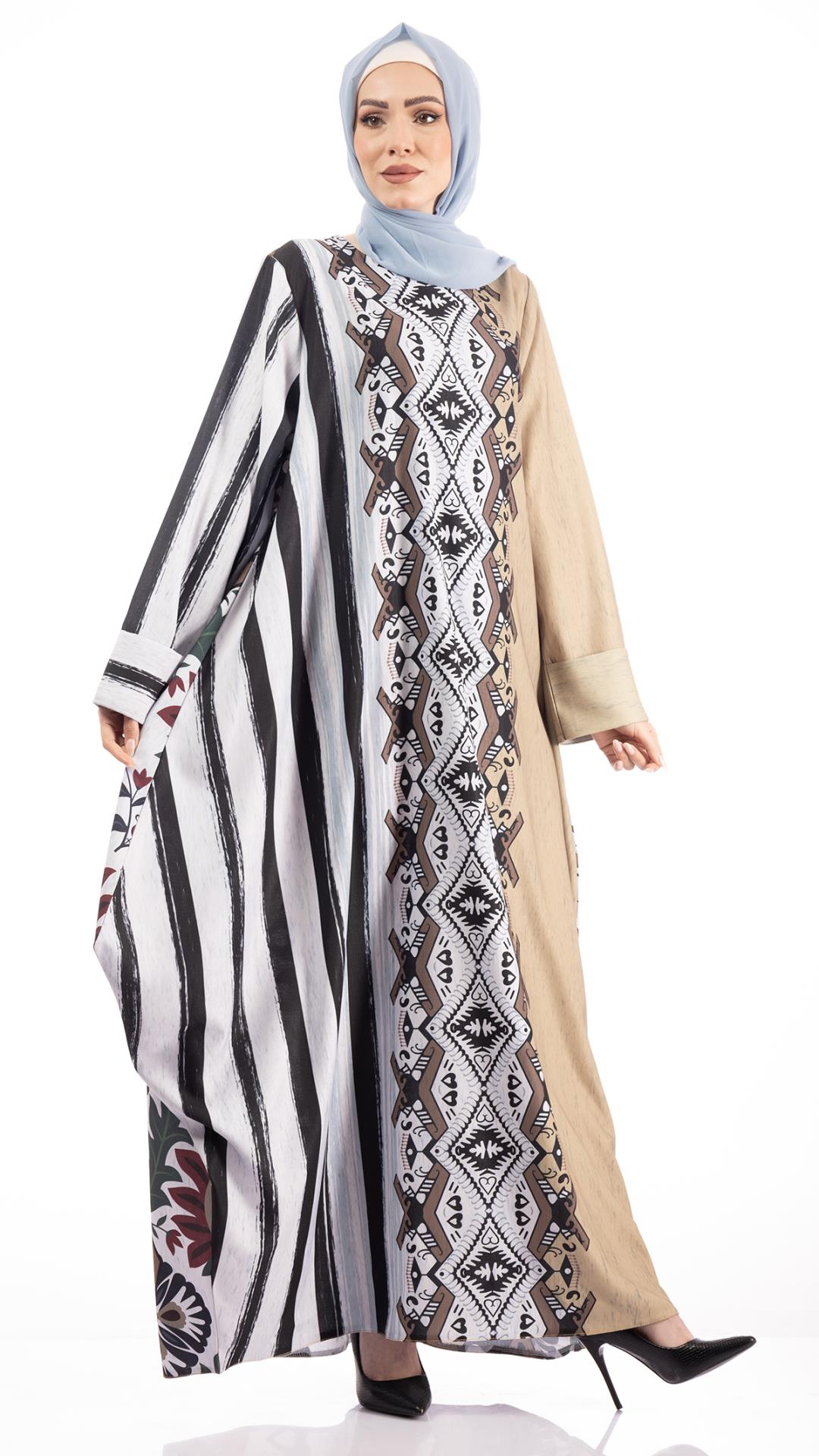 Abaya Ramadan striped from the side and decorated in half