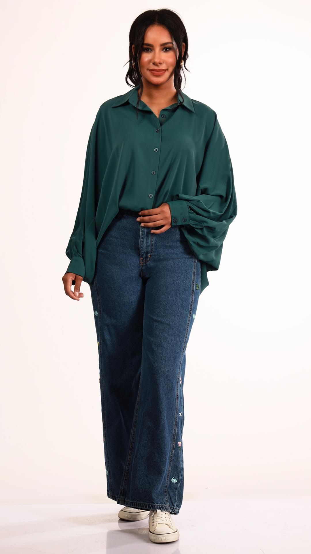 Wide shirt with wide sleeves 
