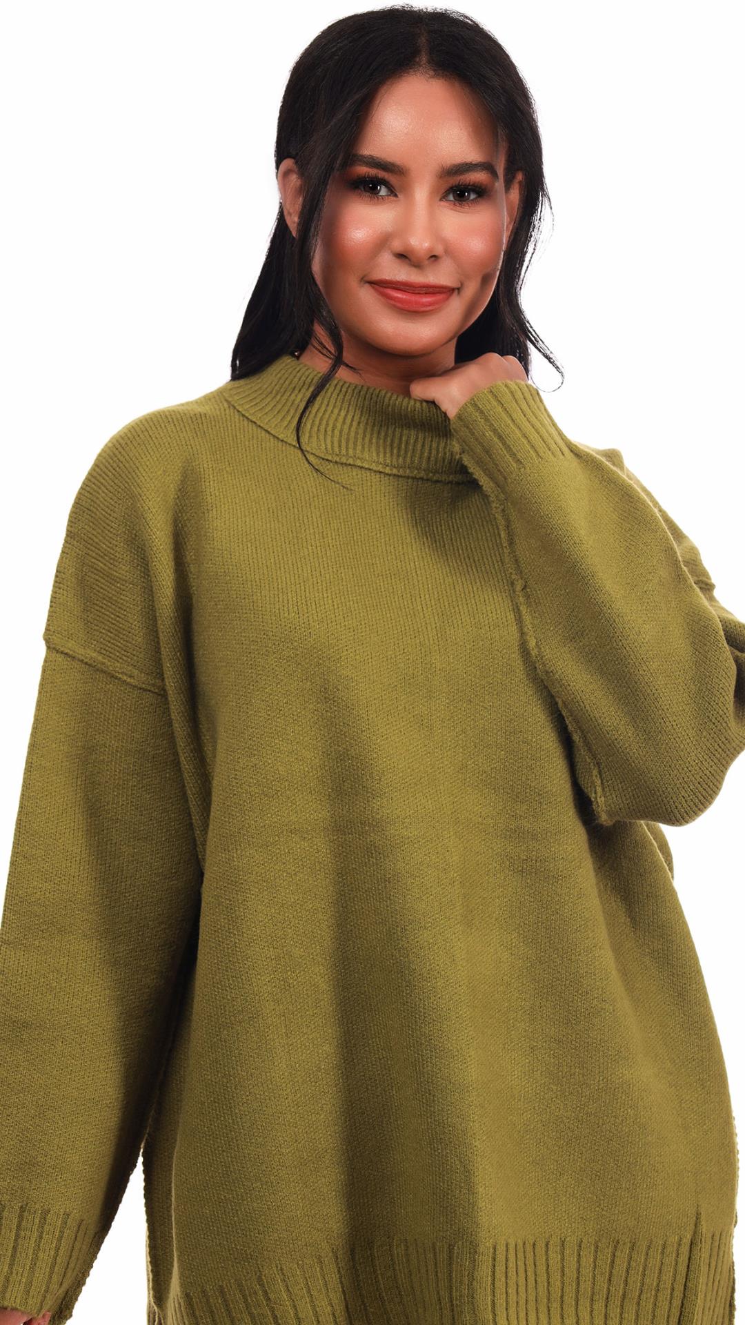 Wool blouse with a wide cut 