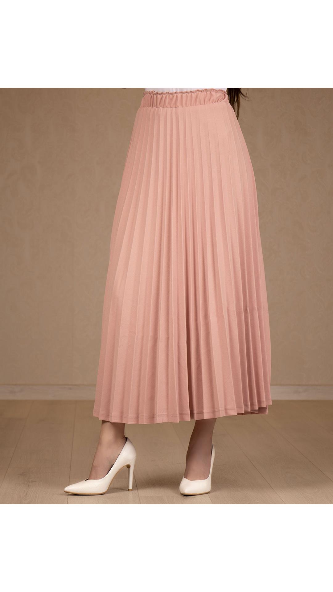 pleated skirt